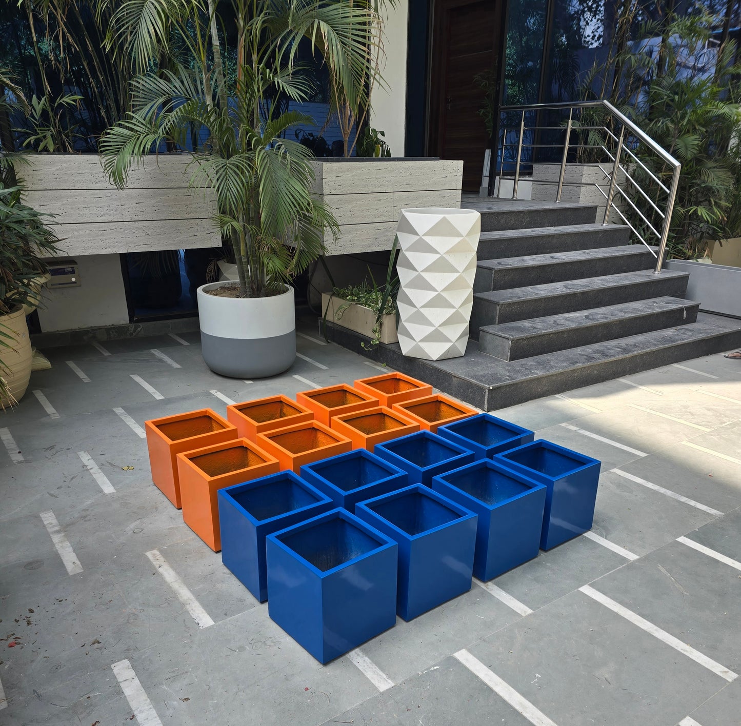 Cube planters up to 17"