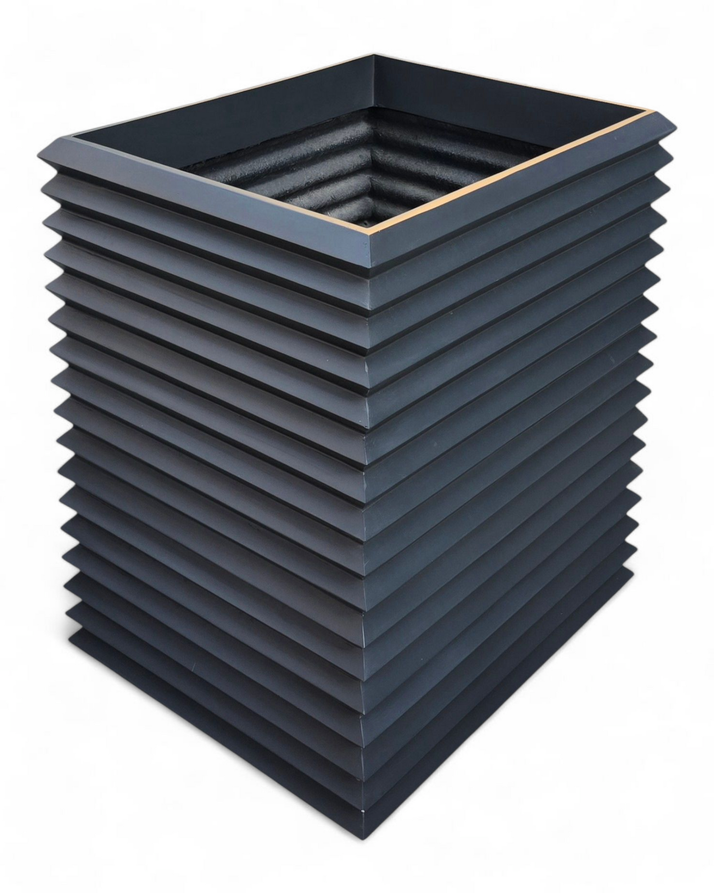 Sorrento planter by Avantika's Garden