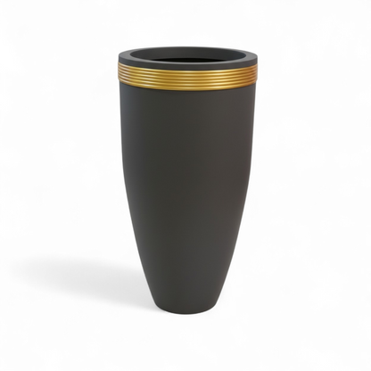 Trophy planters by Avantika's Garden