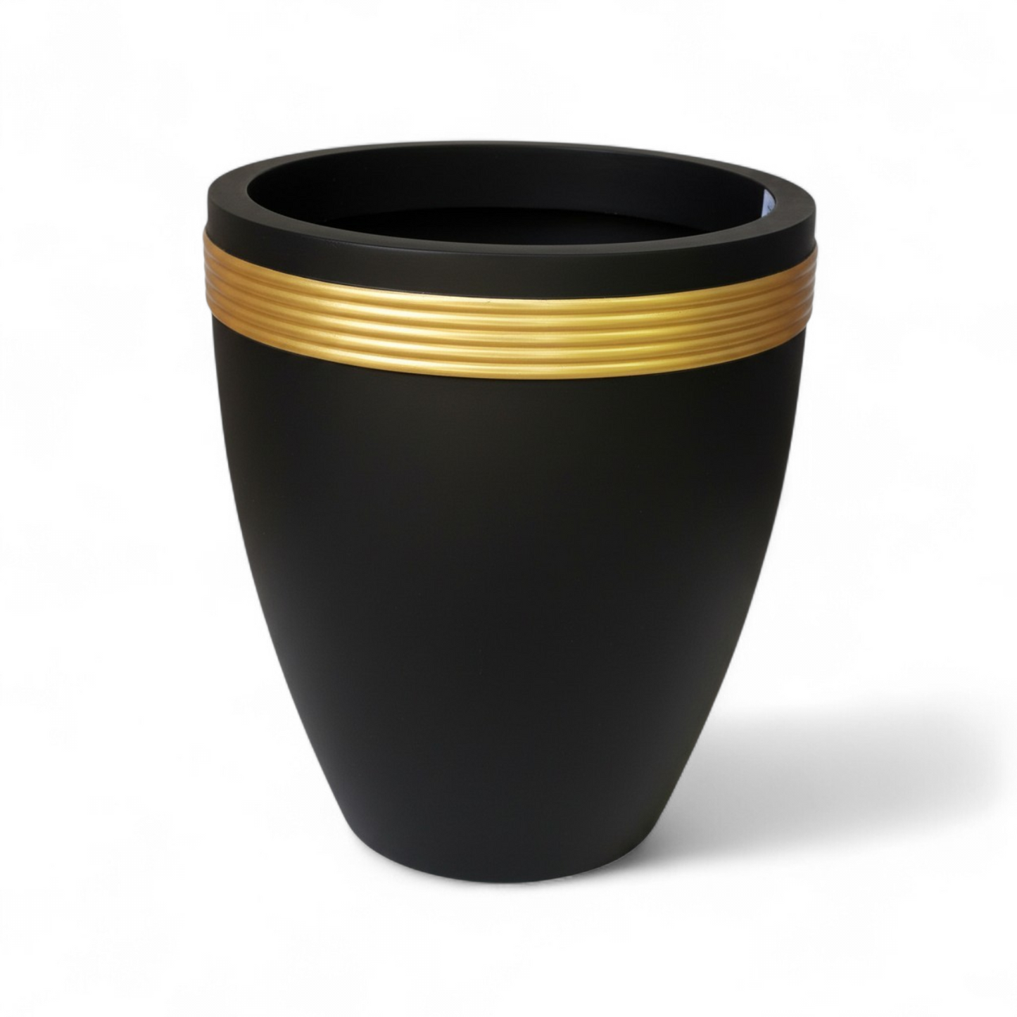 Trophy planters by Avantika's Garden