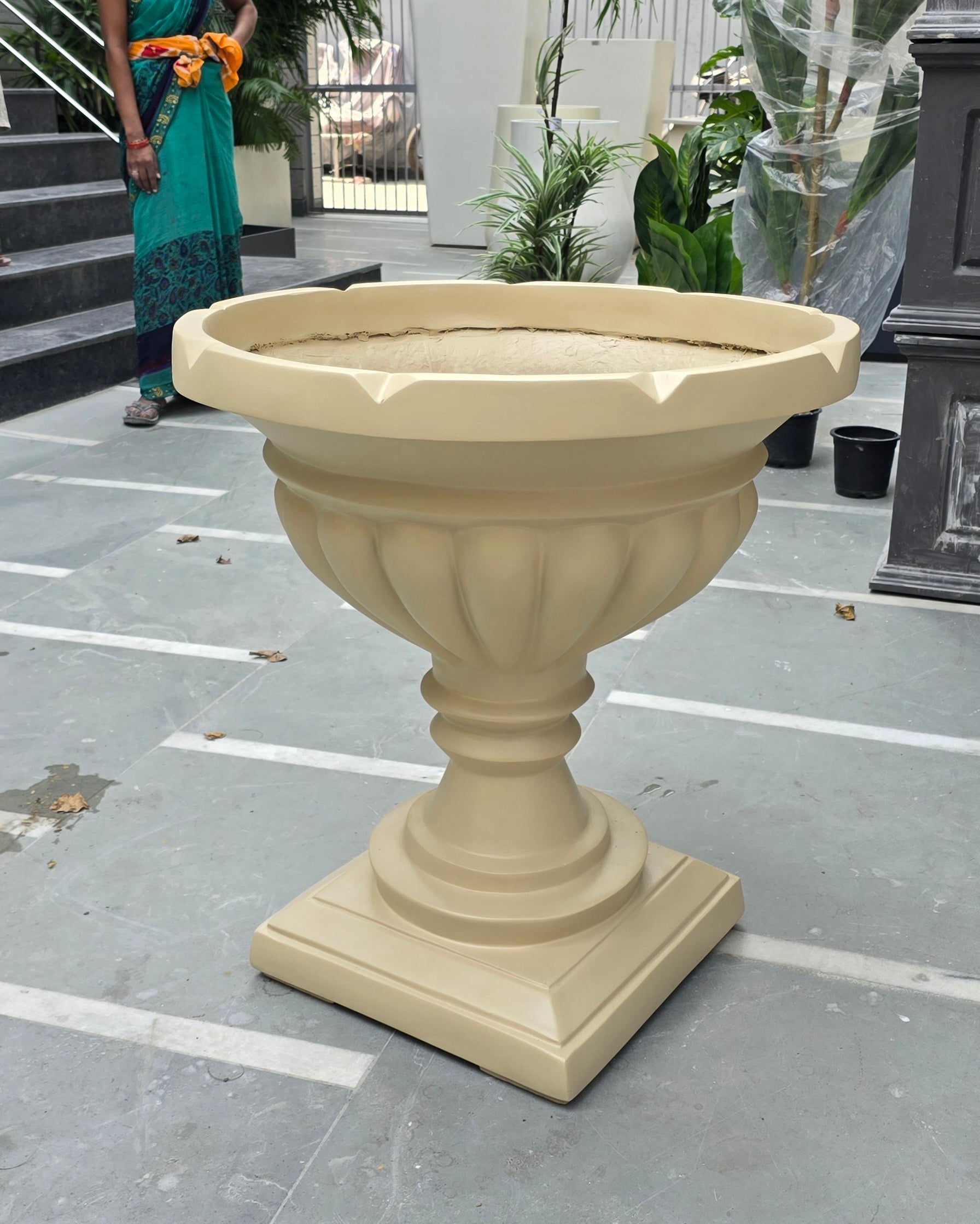 Classic planter by Avantika's Garden