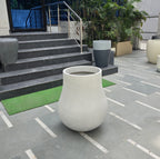 Roman planter by Avantika's Garden