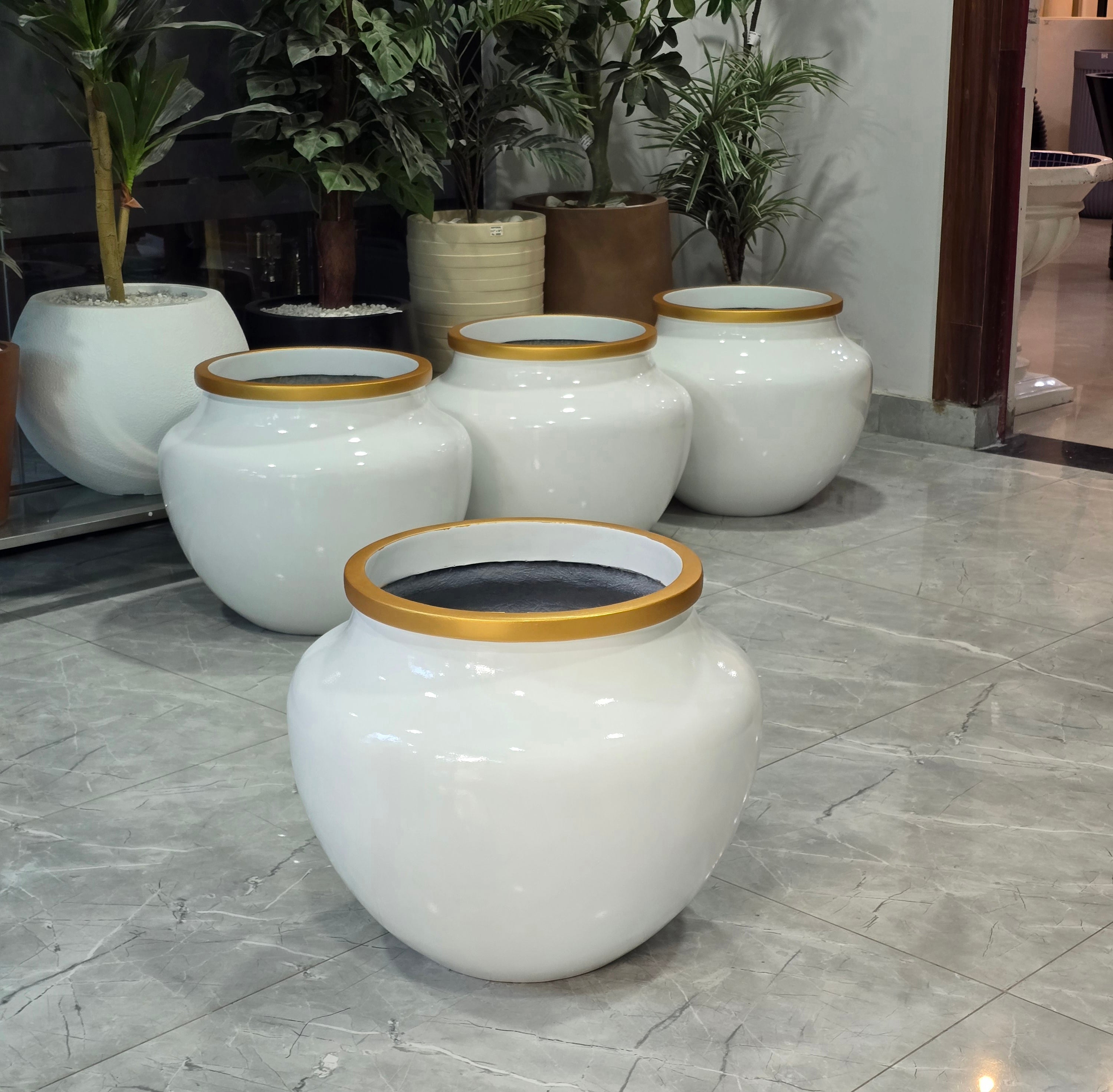 Pure planter by Avantika's Garden