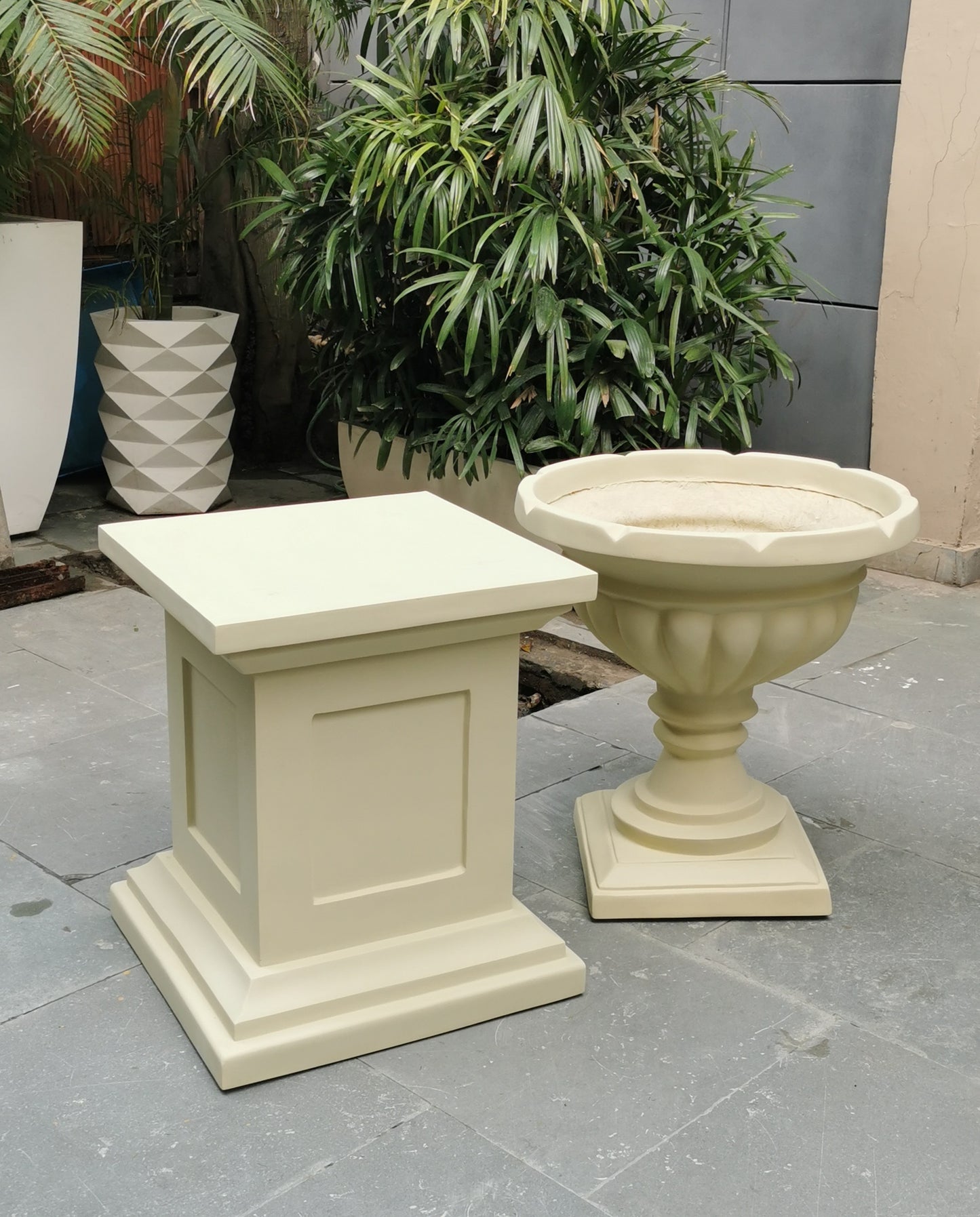 Classic planter (with pedestal)
