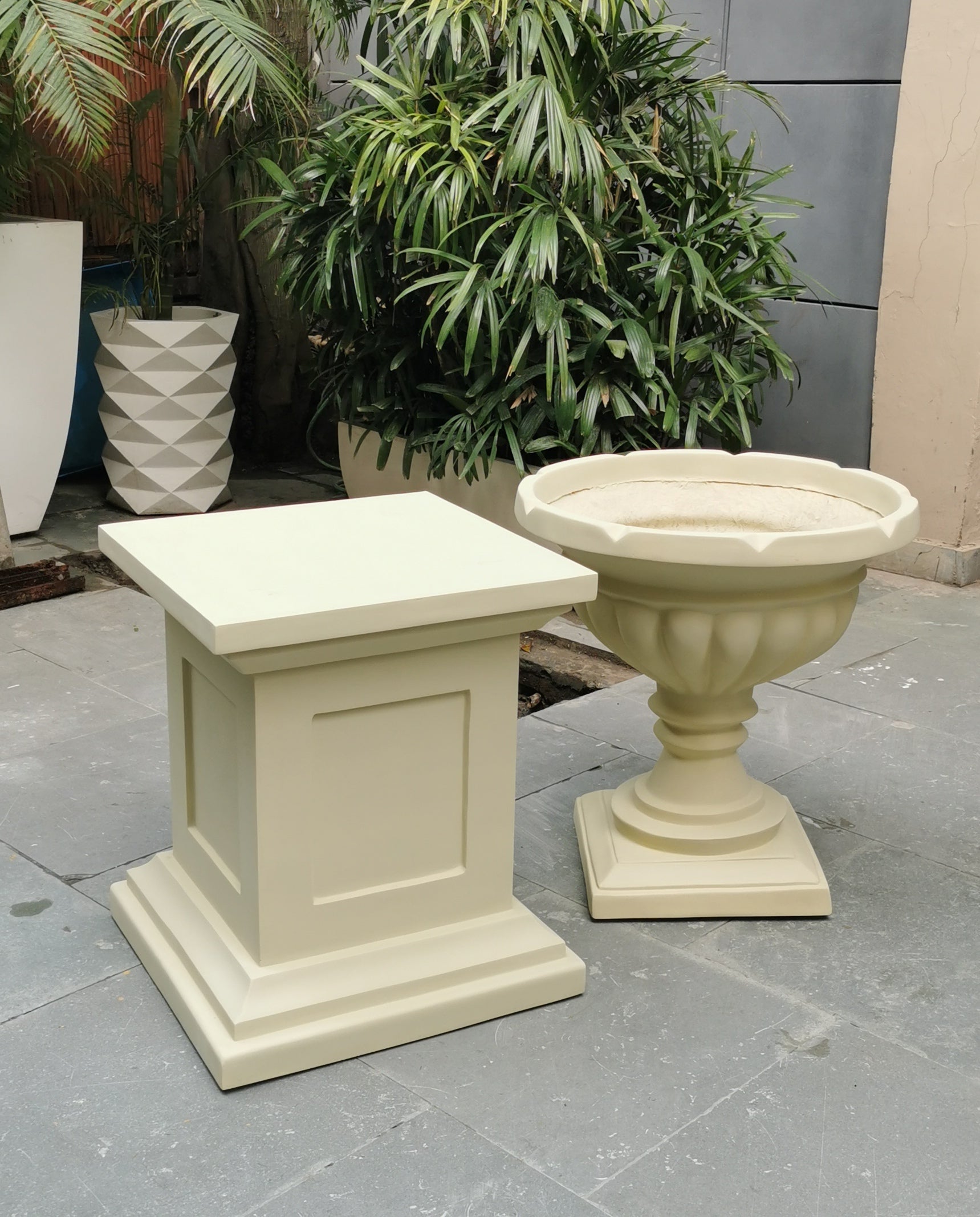 Classic planter (with pedestal)