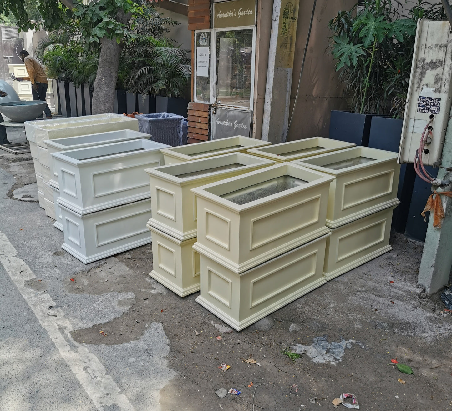 Royal box planter