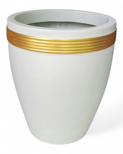 Trophy planters by Avantika's Garden