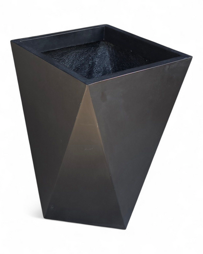 Diamond planters by Avantika's Garden