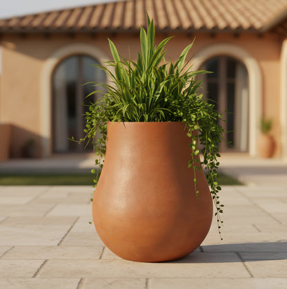 Roman planter by Avantika's Garden