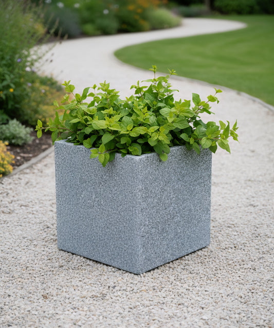 Cube planters up to 17"